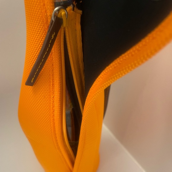 Brand New Veuve Clicquot Cozie for 750ml Bottle - Picture 5 of 5